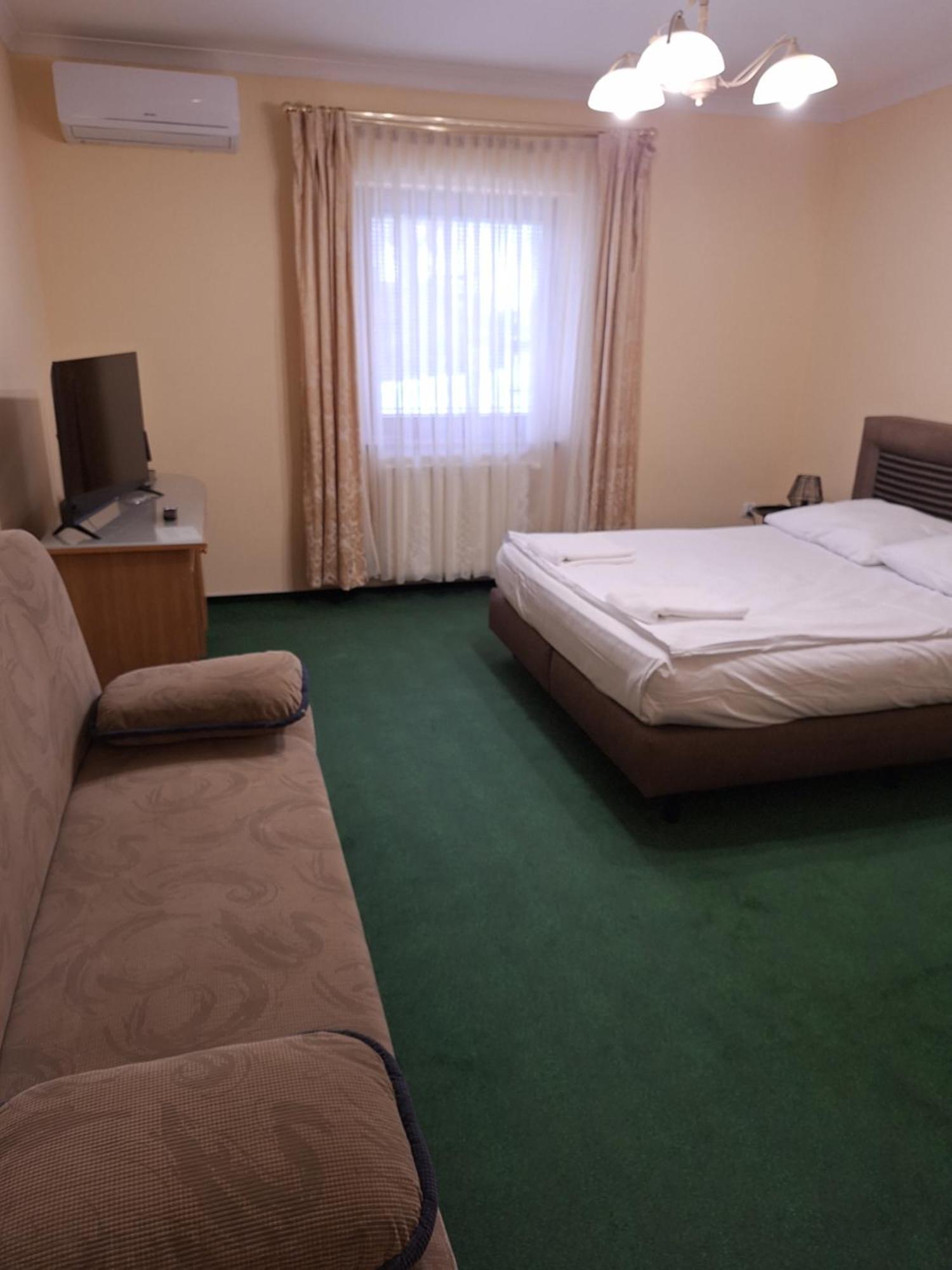 Hotel Malwa Ostrów Wielkopolski 外观 照片