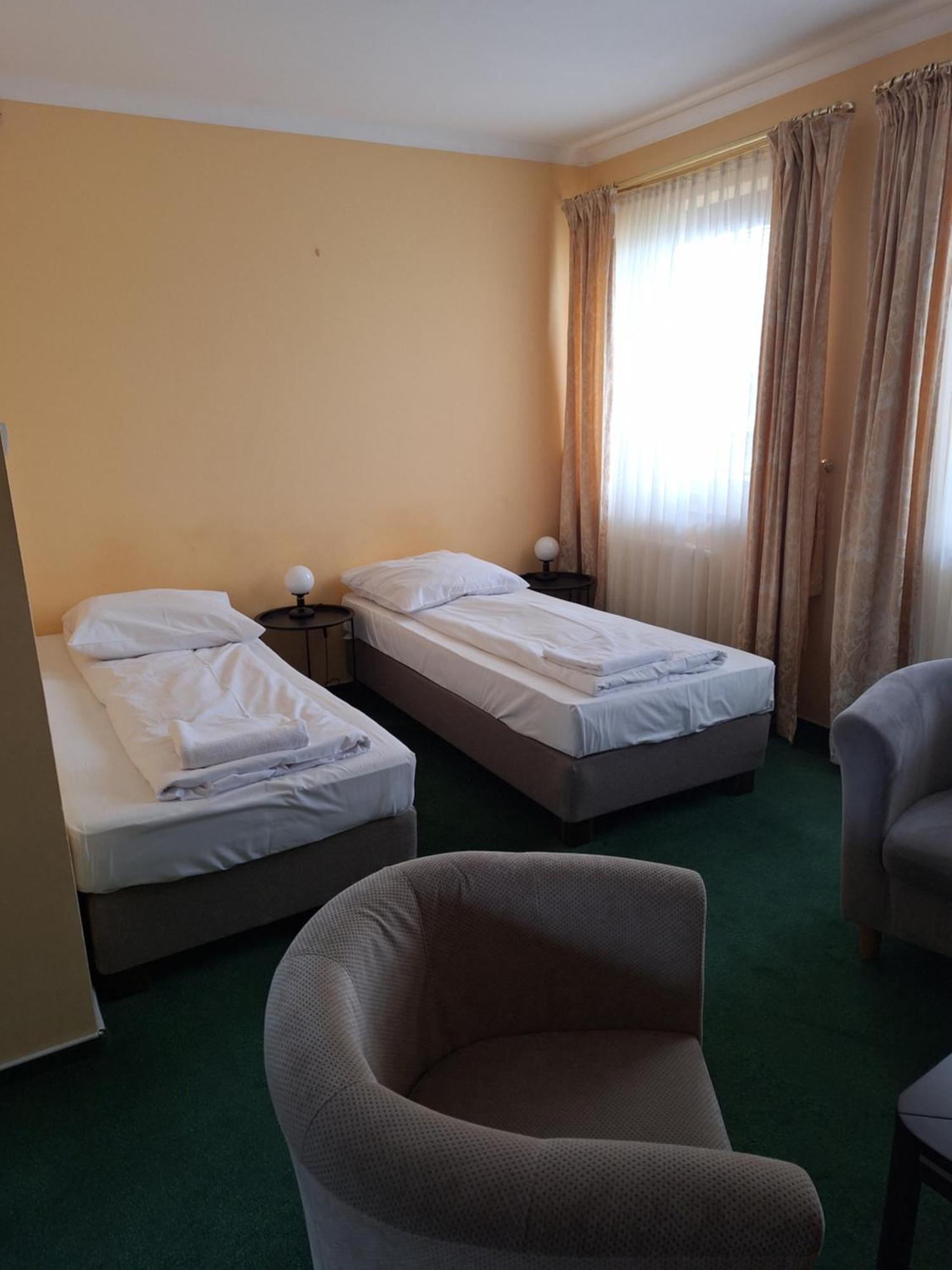 Hotel Malwa Ostrów Wielkopolski 外观 照片